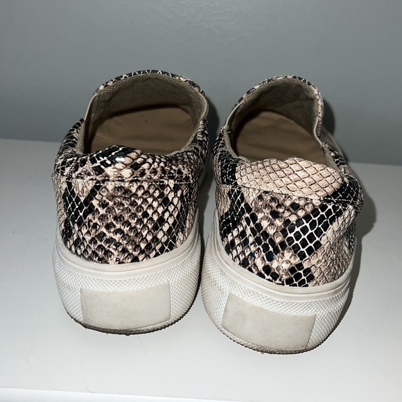 Shoes - Picture 4 of 6